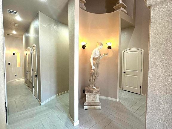 3rd image of 3853 Tierra Campa Dr