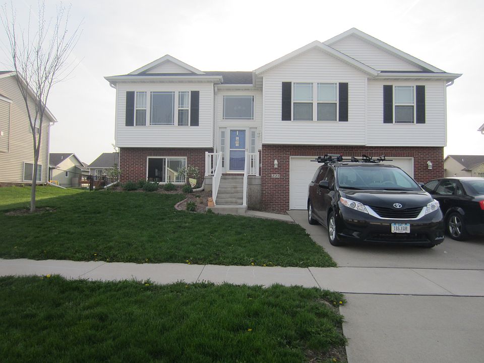 1st image of 225 N McKenzie Ln