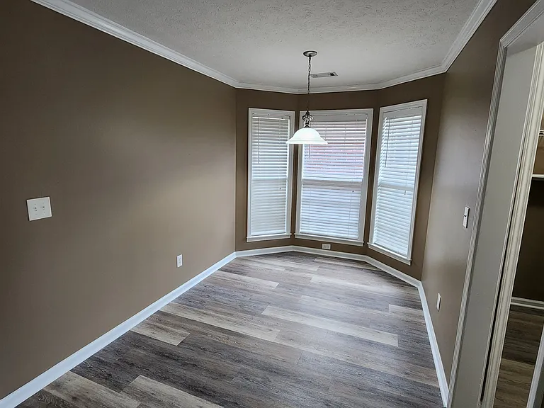 1229 Westfield Ln — Photo 12