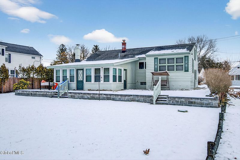 3rd image of 517 Kings Road