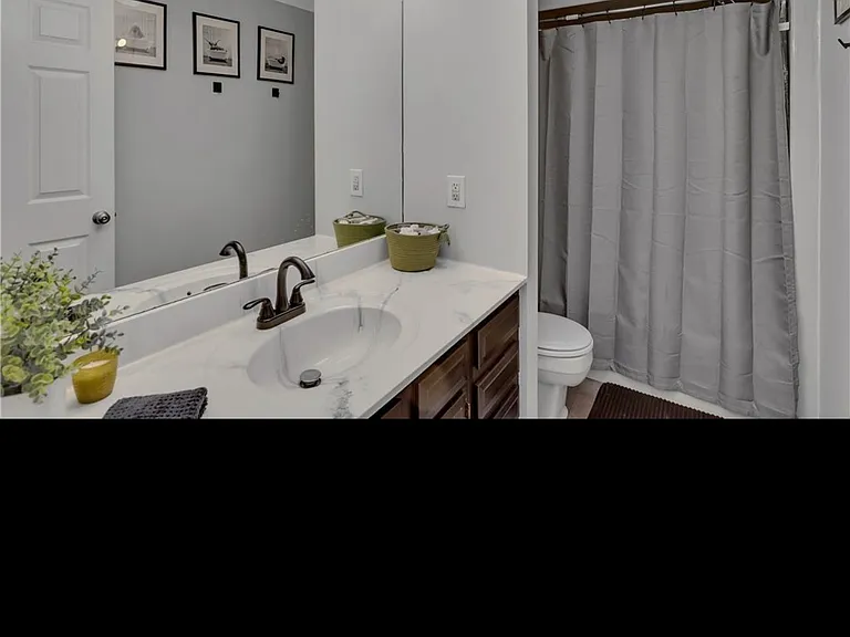 60 Gregory St S — Photo 13