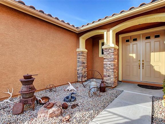 5th image of 8908 Mount Hood Ct