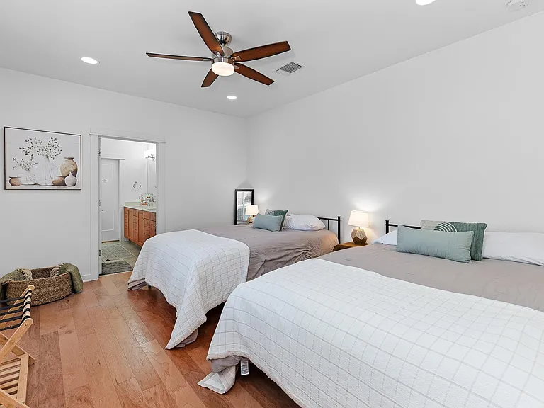 4408 Banister Ln #B — Photo 16