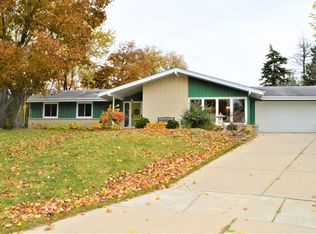 2101 W Mallory Ave, Milwaukee, WI 53221