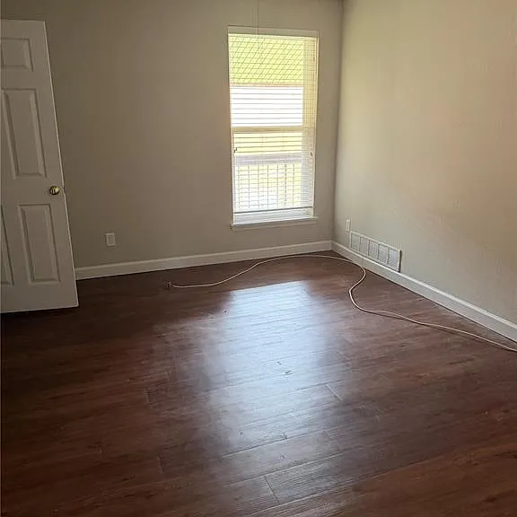 1969 Greenglen Dr #303 — Photo 8