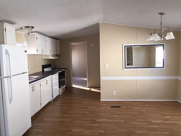 2nd image of 938 Bens Ln