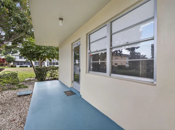 93 Dorchester E, West Palm Beach, FL 33417