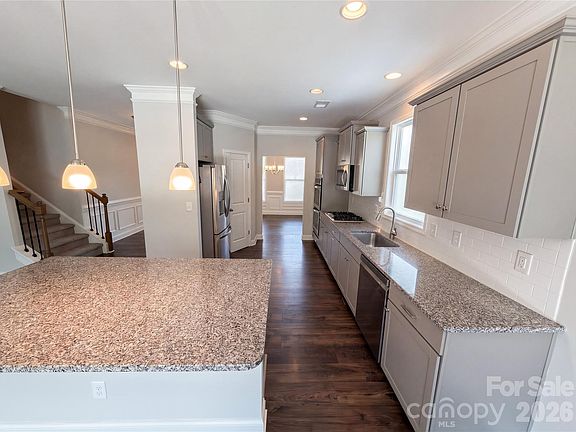 2nd image of 5013 Shadowbrook Rd