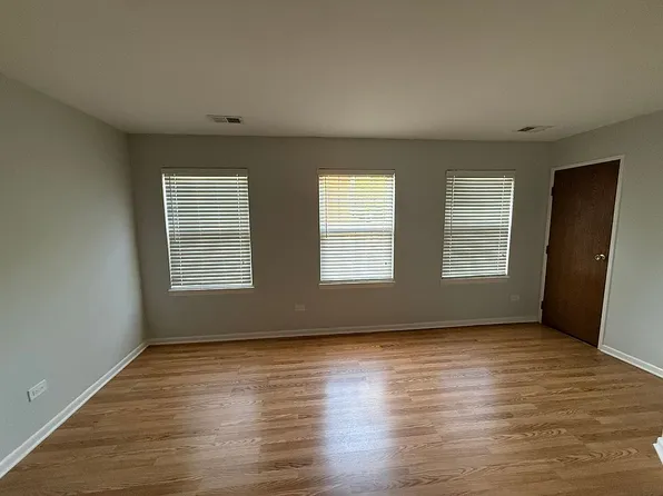 1417 E Wyndham Cir APT 104, Palatine, IL 60074