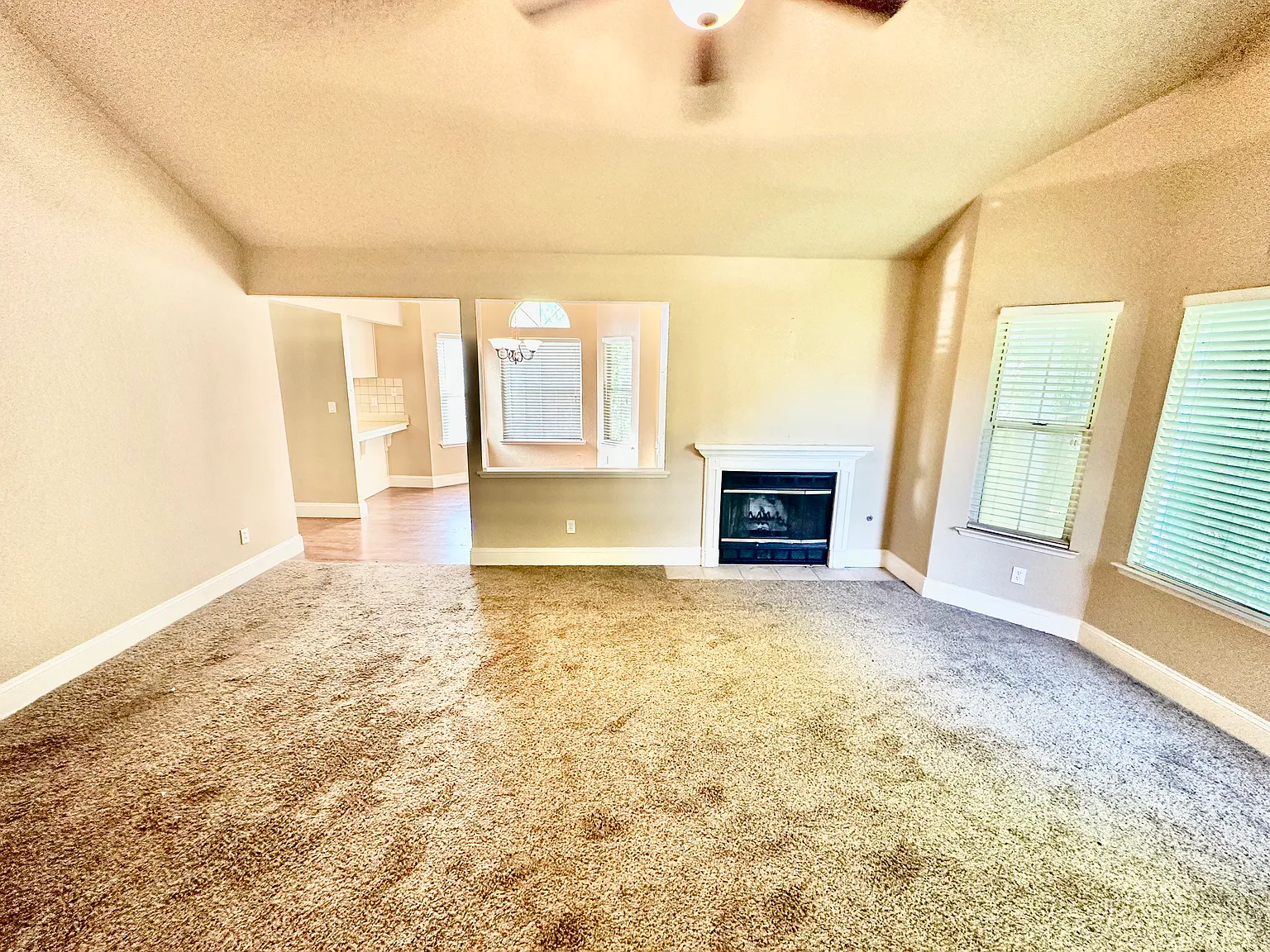 2 bed, 1111 sqft, $1,975 — Photo 3
