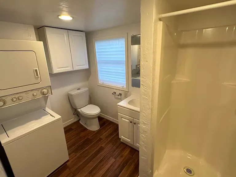 515 E Main St #1/2 — Photo 8