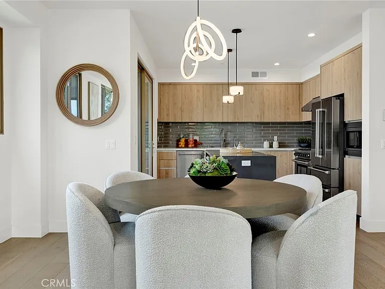 941 E California Blvd #1 — Photo 12