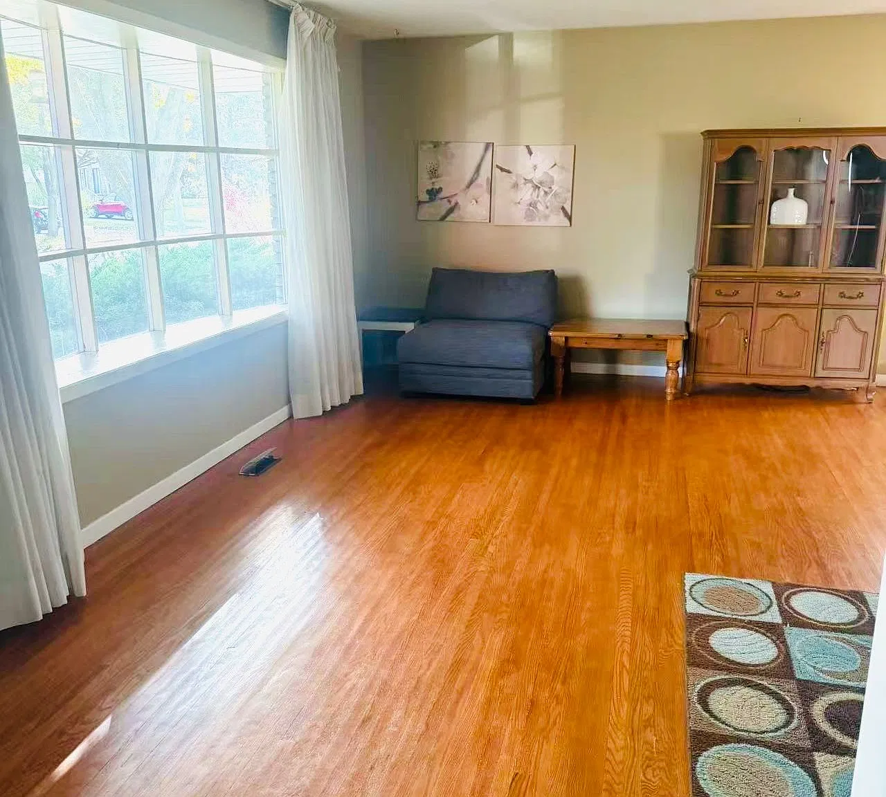 4 bed, $3,650 — Photo 2
