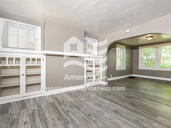 907638_002_living_room_13830404.jpg