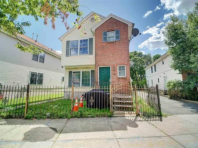418 Ocean Ave photo 1
