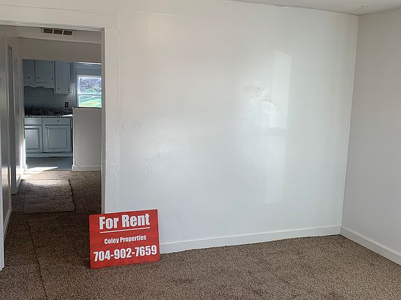 5th image of 1209 Alexander St