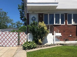 105 Thollen St, Staten Island, NY 10306