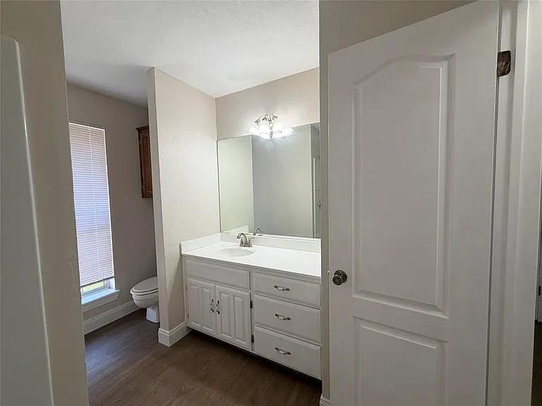 949 Reeves St — Photo 11