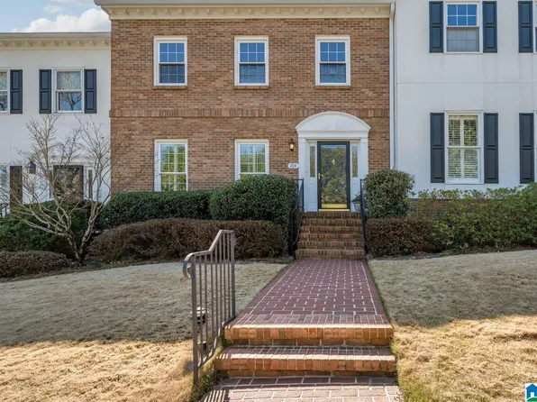 104 Club Village Dr, Birmingham, AL 35213