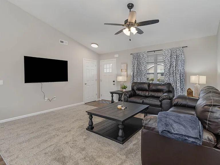 12 E Persimmon Dr — Photo 4