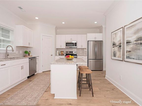 2nd image of 2901 Weisner Ct