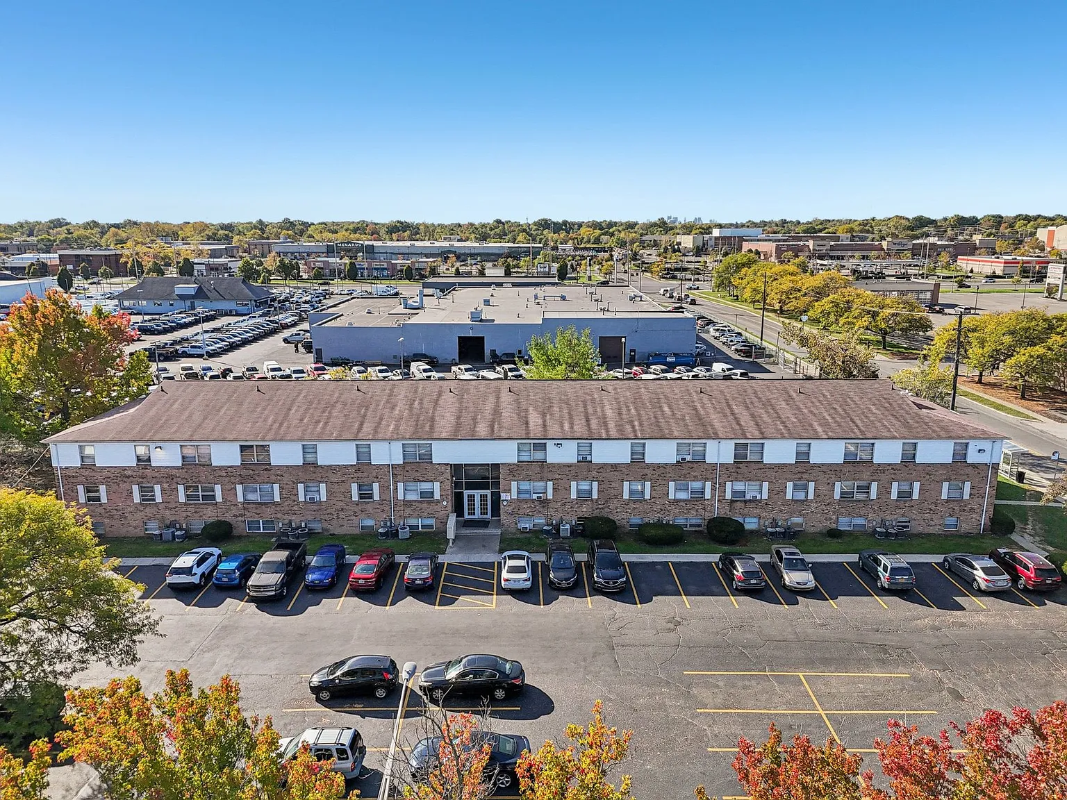Village Court Apartments — Photo 1