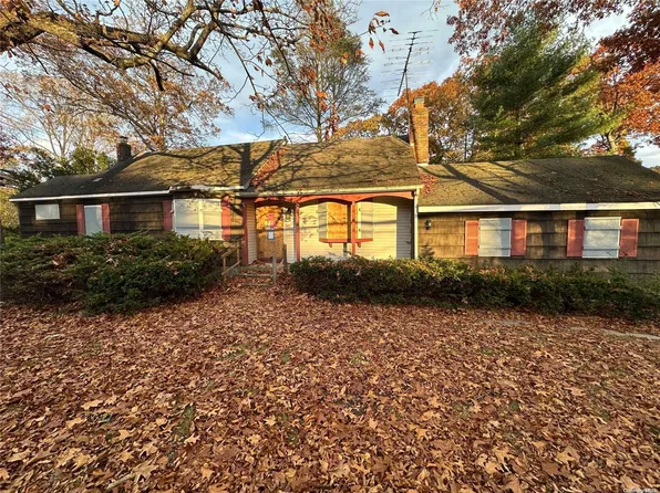 101 Rustic Road, Centereach, NY 11720