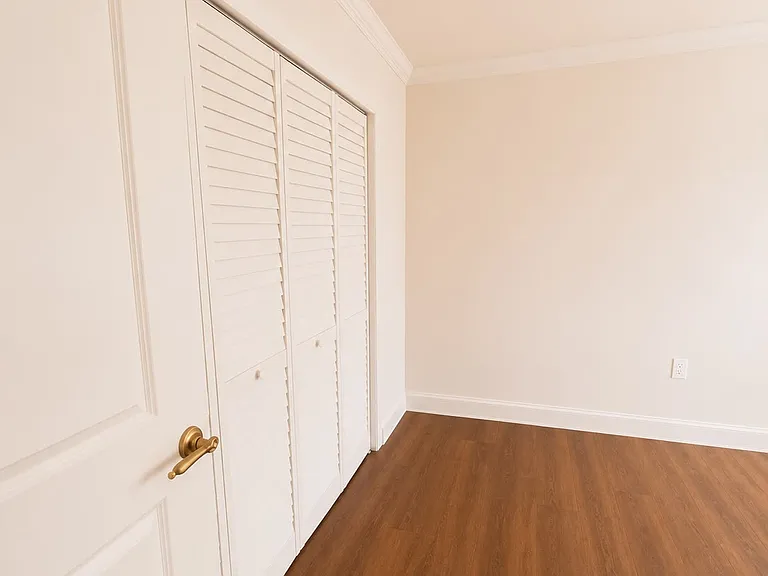 1325 N Lake Otis Dr — Photo 8