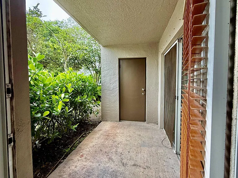 5065 Wiles Rd #105 — Photo 9