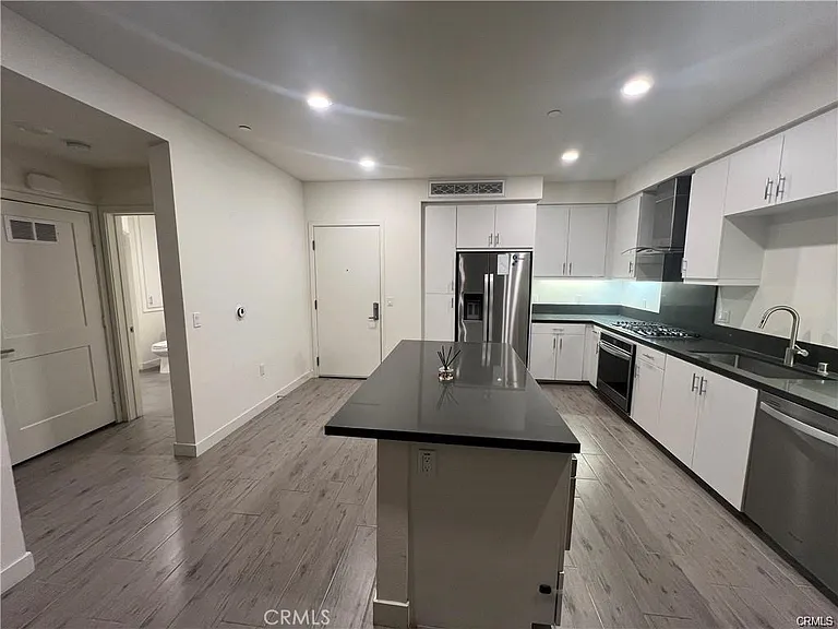 1402 N Nolita — Photo 10