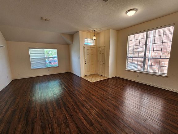 3rd image of 3216 Chesington Dr