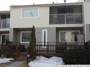 405 Willow Rd E, Staten Island, NY 10314