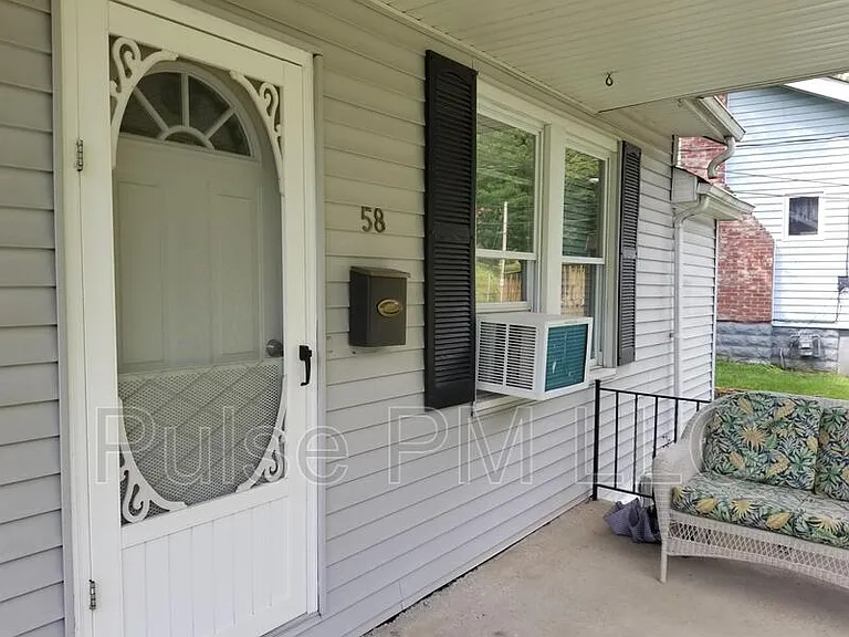 58 Tower Hill Rd — Photo 5