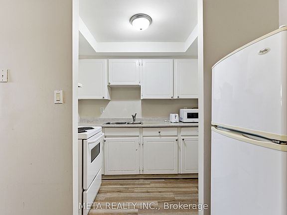 3rd image of 25 College St E #103
