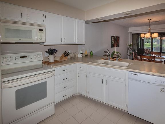 3rd image of 6211 Lake Tahoe Dr