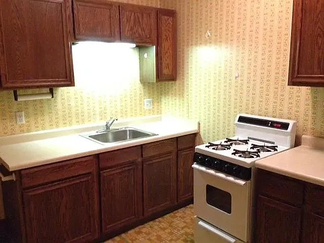 330 4th St NE #2 — Photo 7