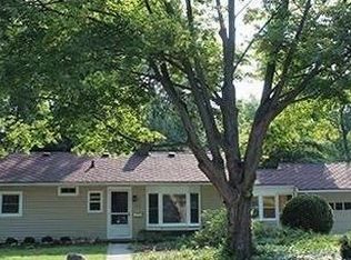 1927 Brock Ct, Ann Arbor, MI