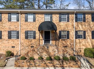 849 Vestavia Villa Ct APT D, Vestavia, AL 35226