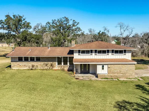 504 Highway 332, Lake Jackson, TX 77566