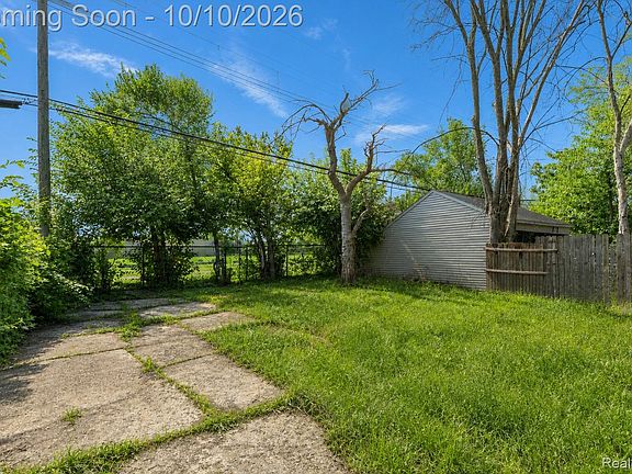 2nd image of 15276 Rochelle St