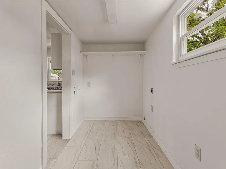3004 Ballinger Dr — Photo 6