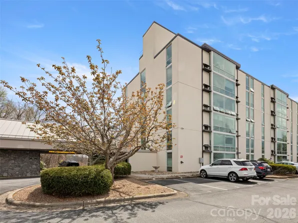 647 Town Mountain Rd APT 612, Asheville, NC 28804