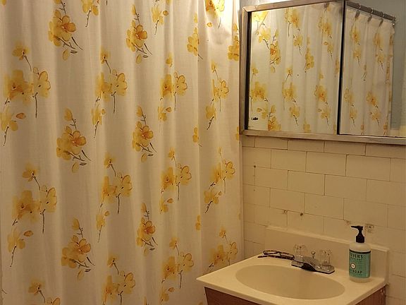 5th image of 950 N Clarkson St APT 20