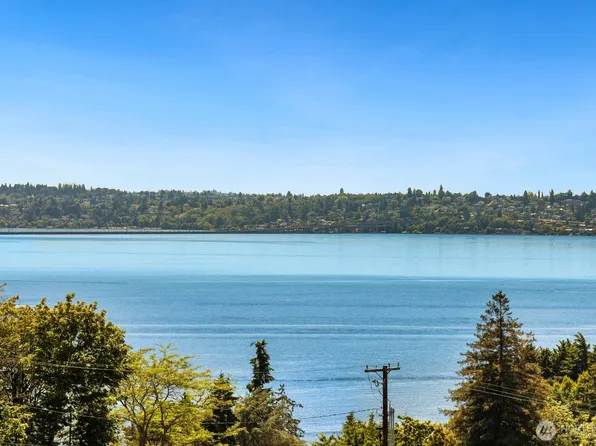 8443 NE 6th Street, Medina, WA 98039