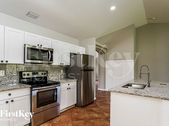 5th image of 3314 44th St SW