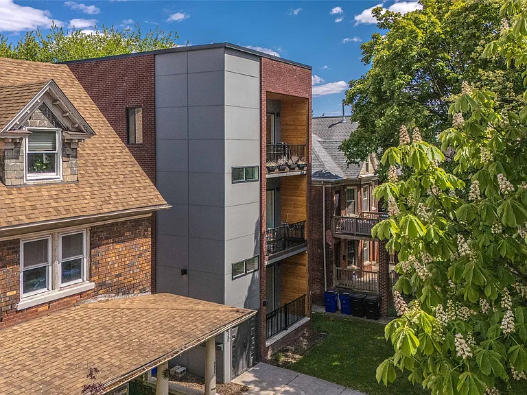 4530 Commonwealth St #1 — Photo 6
