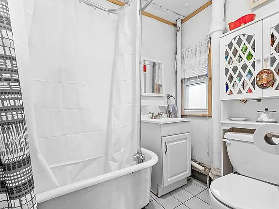 5th image of 4309 104th St