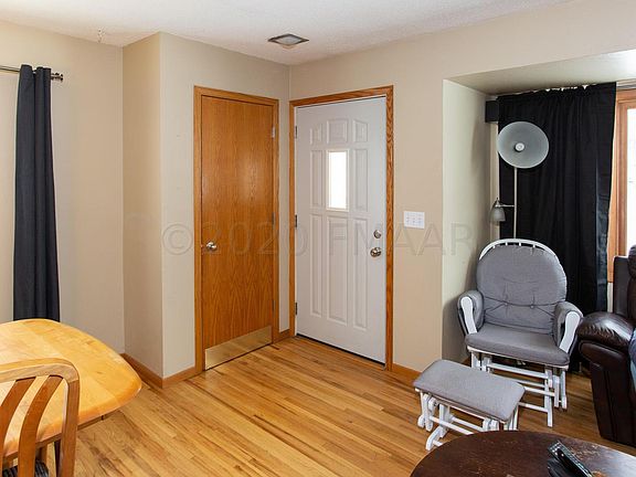 4th image of 317 Francis St