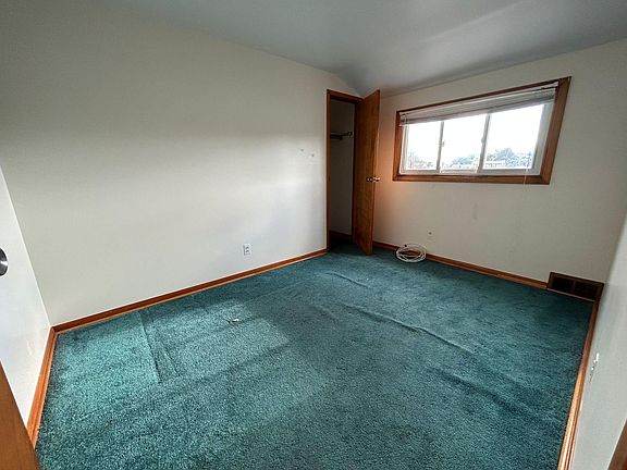 5th image of 172 Saint Felix Ave