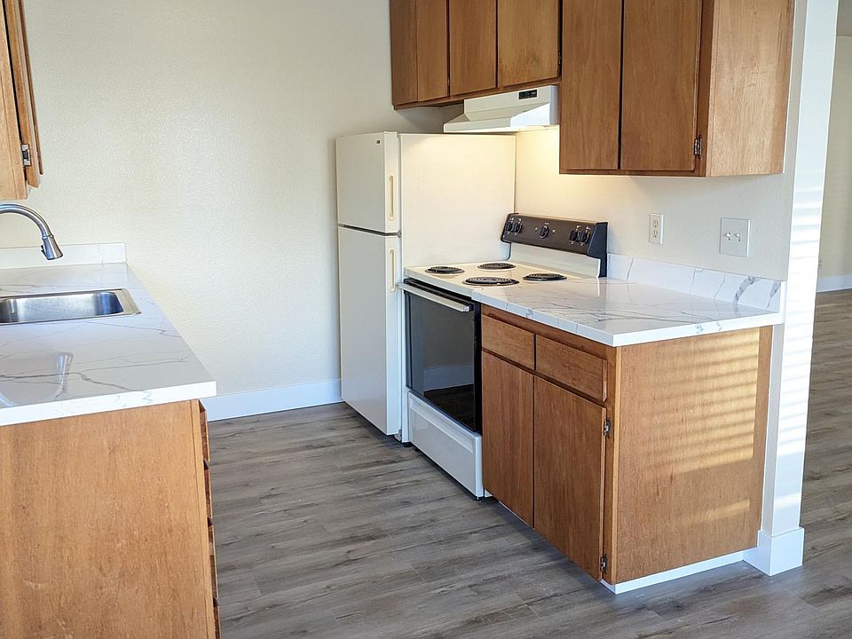 1st image of 646 Baden Ave #7